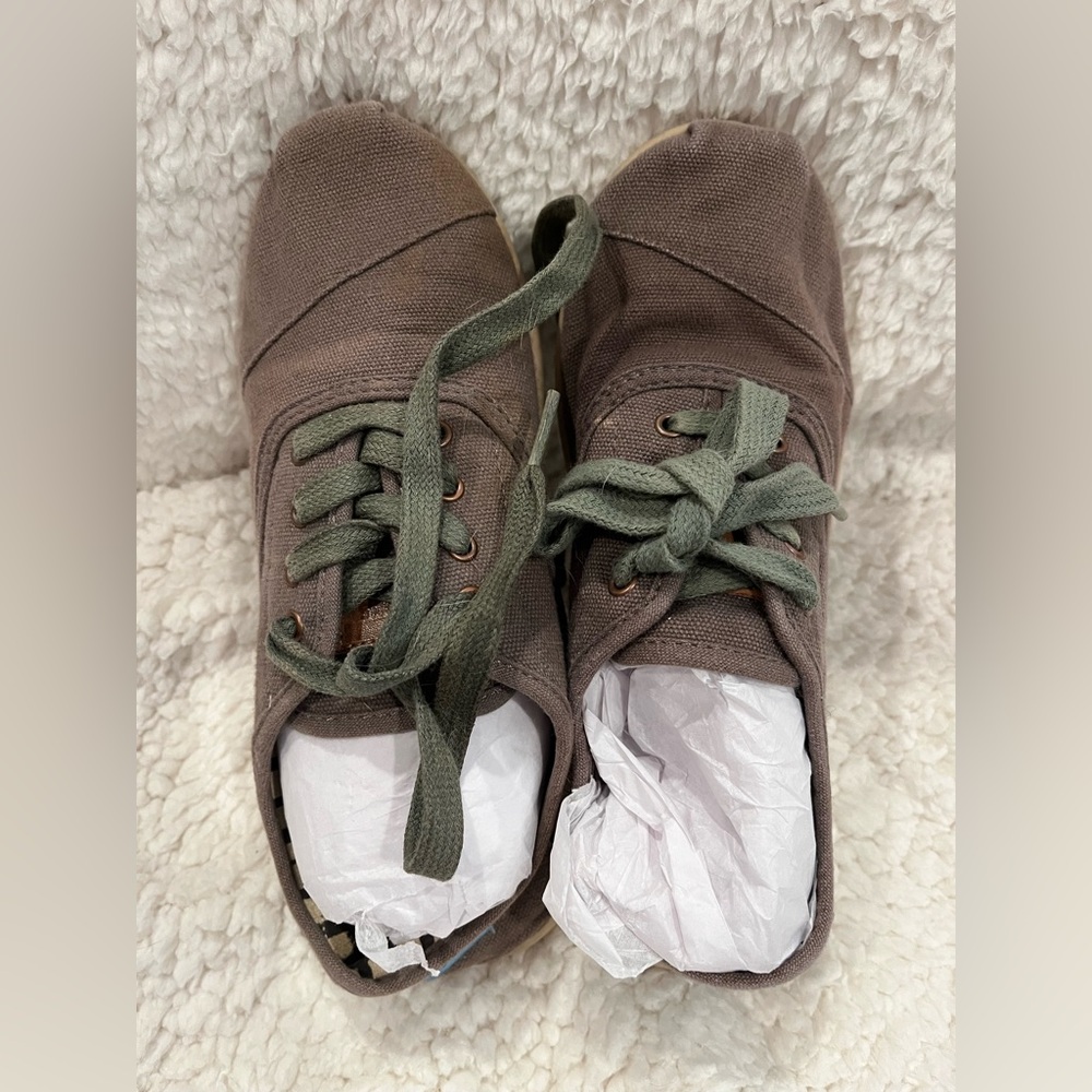 Toms Brown Canvas Shoes with Green Laces